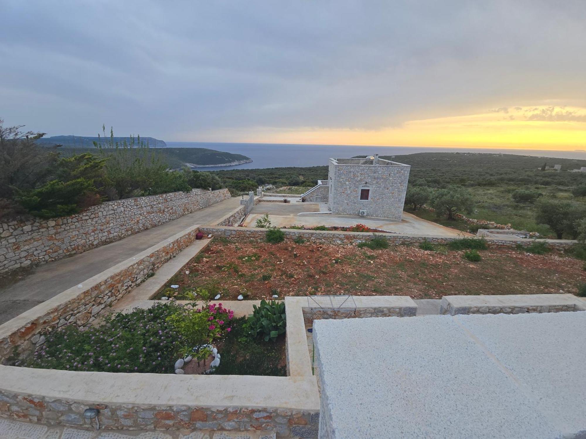 Sugar Stone House Apartment Pyrgos Dirou ภายนอก รูปภาพ