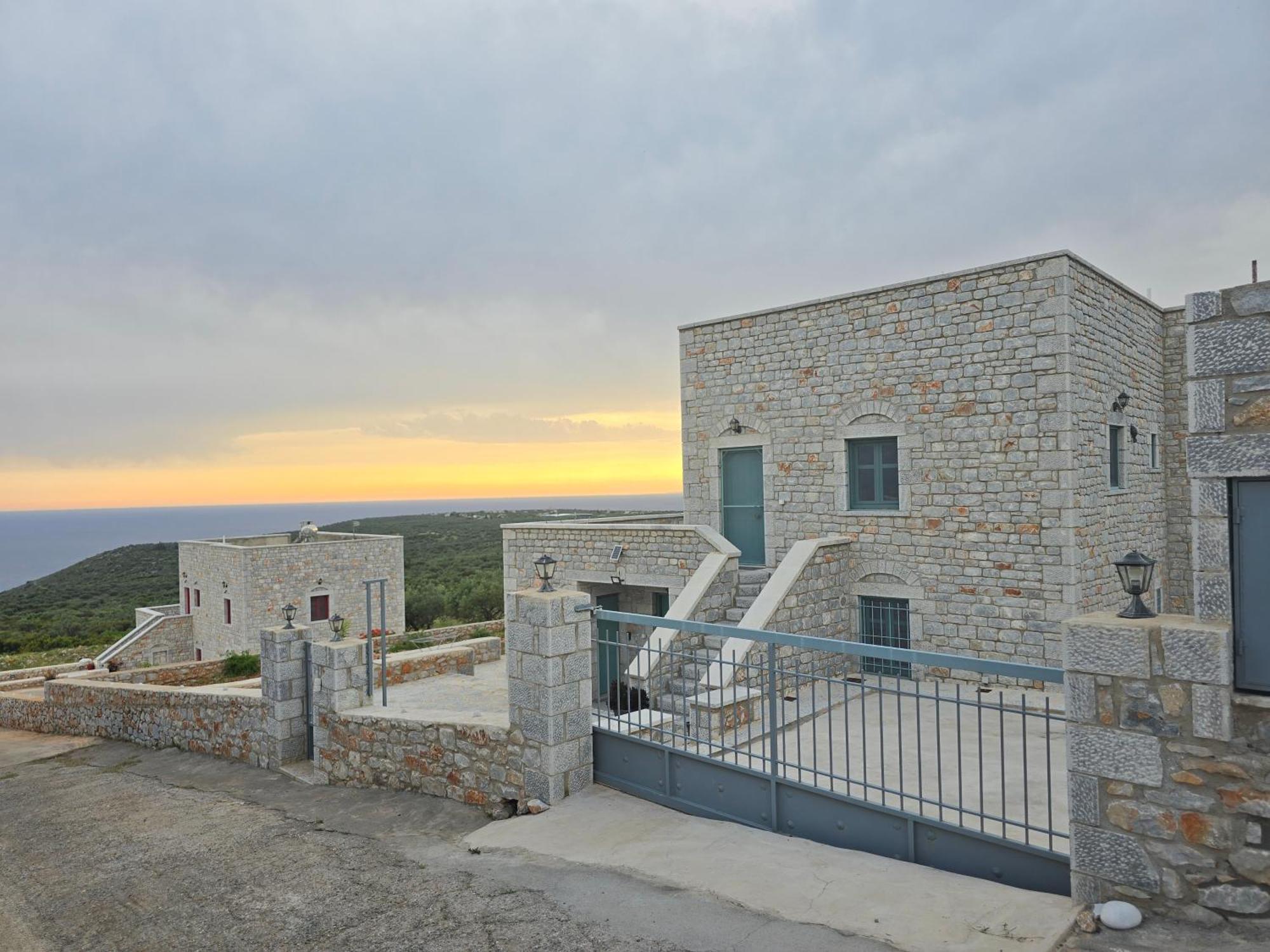 Sugar Stone House Apartment Pyrgos Dirou ภายนอก รูปภาพ